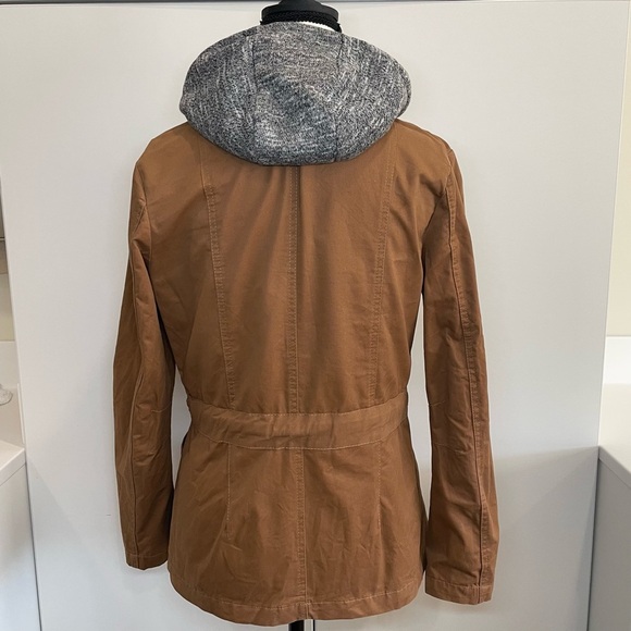 Layered Tan Utility Jacket with Gray Hoodie - Picture 4 of 9